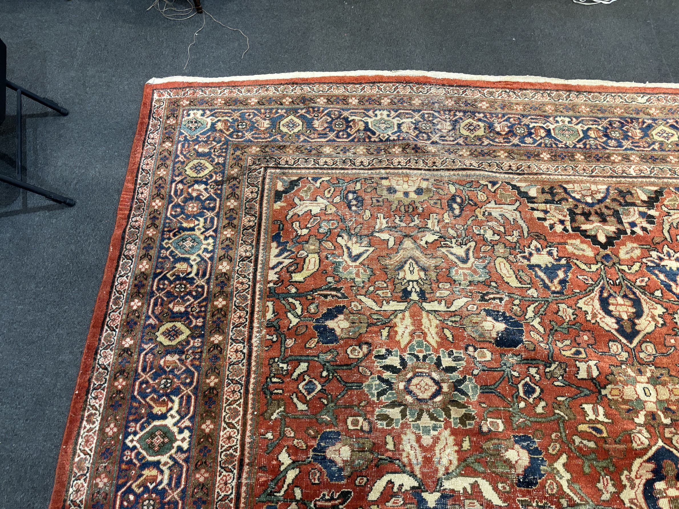 A Persian oversize Sultanabad Mahal carpet, 596 x 343cm